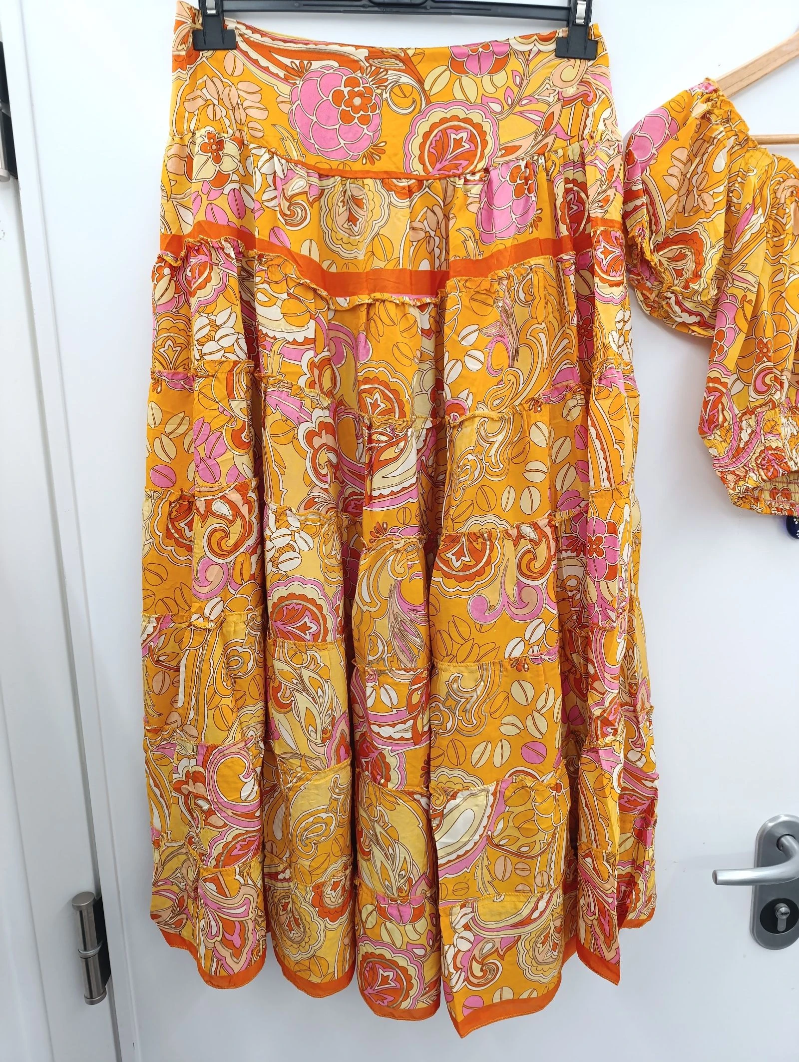 Ensemble en soie orange – photo 3